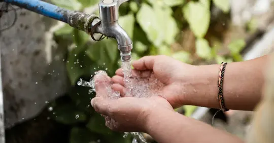 Washing in an outdoor office